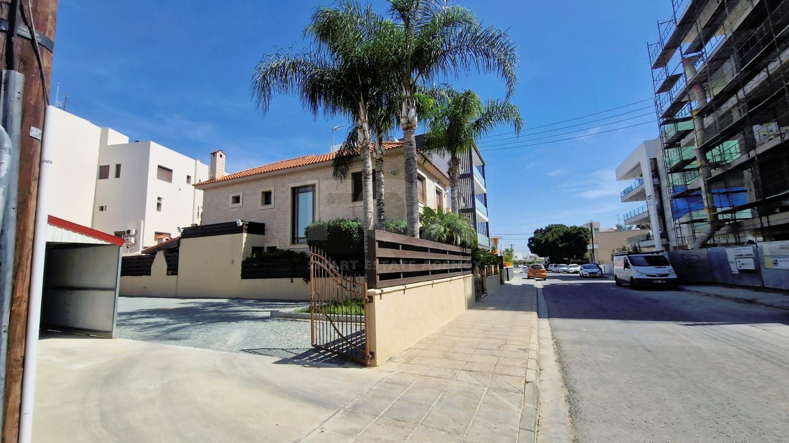Exquisite 4-Bedroom Villa for sale: Swimming Pool & Garden