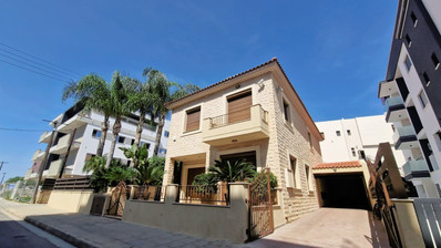 Exquisite 4-Bedroom Villa for sale: Swimming Pool & Garden