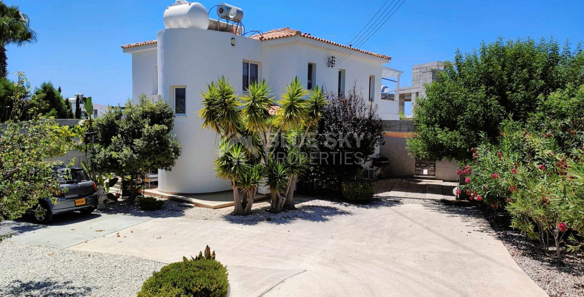 Impressive 4 Bedroom Detached Villa in Sea Caves