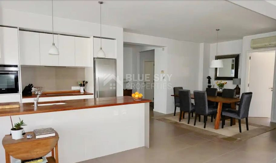 Impressive 4 Bedroom Detached Villa in Sea Caves