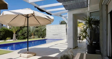 Impressive 4 Bedroom Detached Villa in Sea Caves