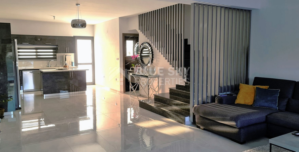 Three bedroom luxury villa in Chloraka , Paphos area