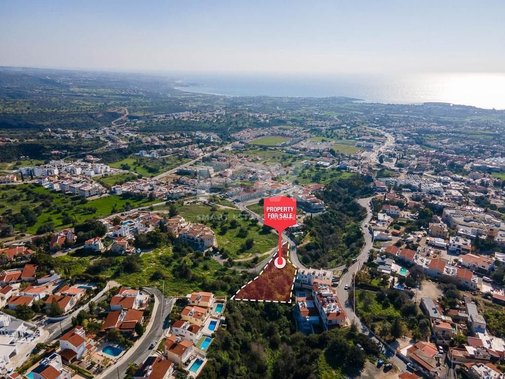 Residential field in Peyia for sale