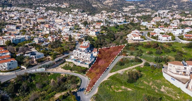 Residential field in Peyia for sale