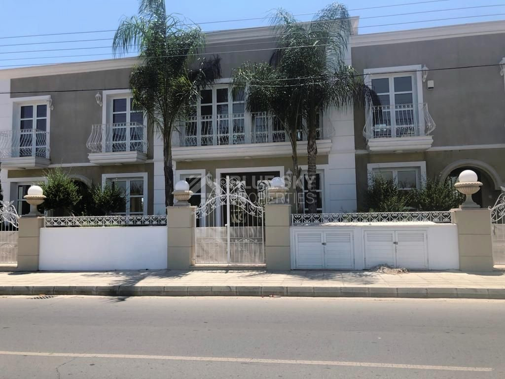 BRAND NEW LUXURY SEMI-DETATCHED FURNISHED HOUSE WITH POOL FOR RENT IN KATO POLEMIDIA
