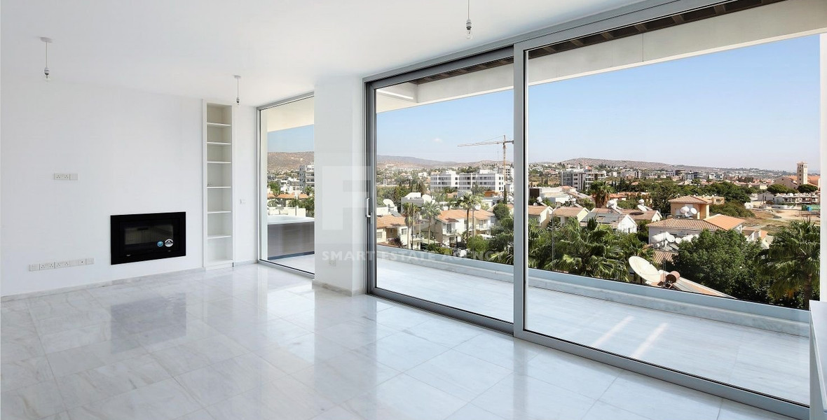 Amazing three bedroom apartment in Potamos Germasogeias, Limassol