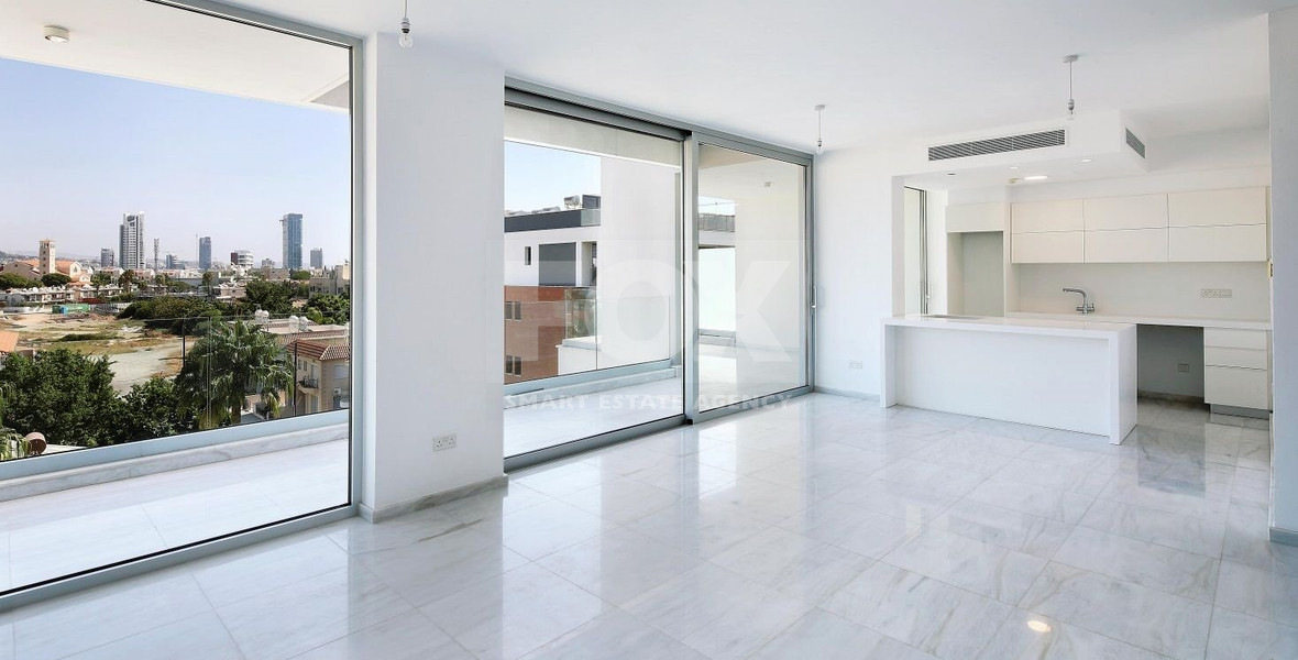 Amazing three bedroom apartment in Potamos Germasogeias, Limassol