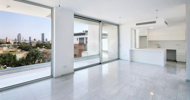 Amazing three bedroom apartment in Potamos Germasogeias, Limassol