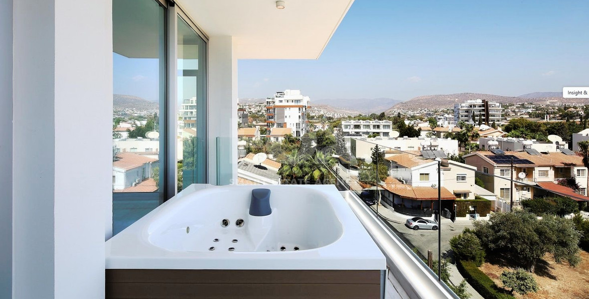 Amazing three bedroom apartment in Potamos Germasogeias, Limassol