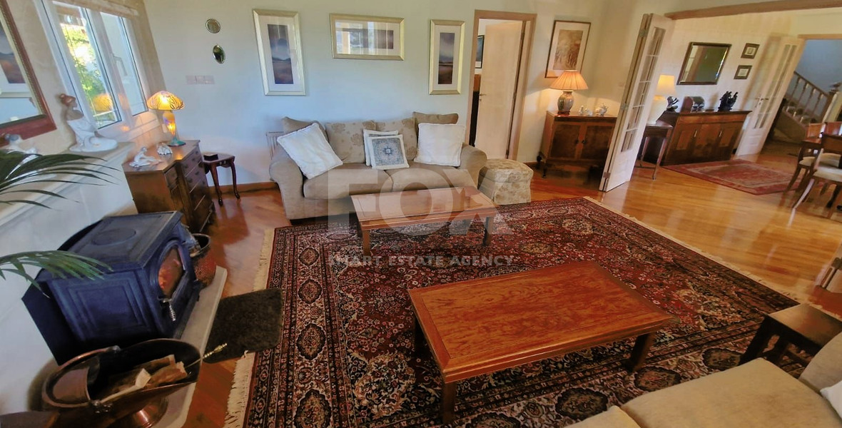 Exquisite Villa for sale in Laneia: Swimming Pool, Landscaped Garden, Unobstructed Views