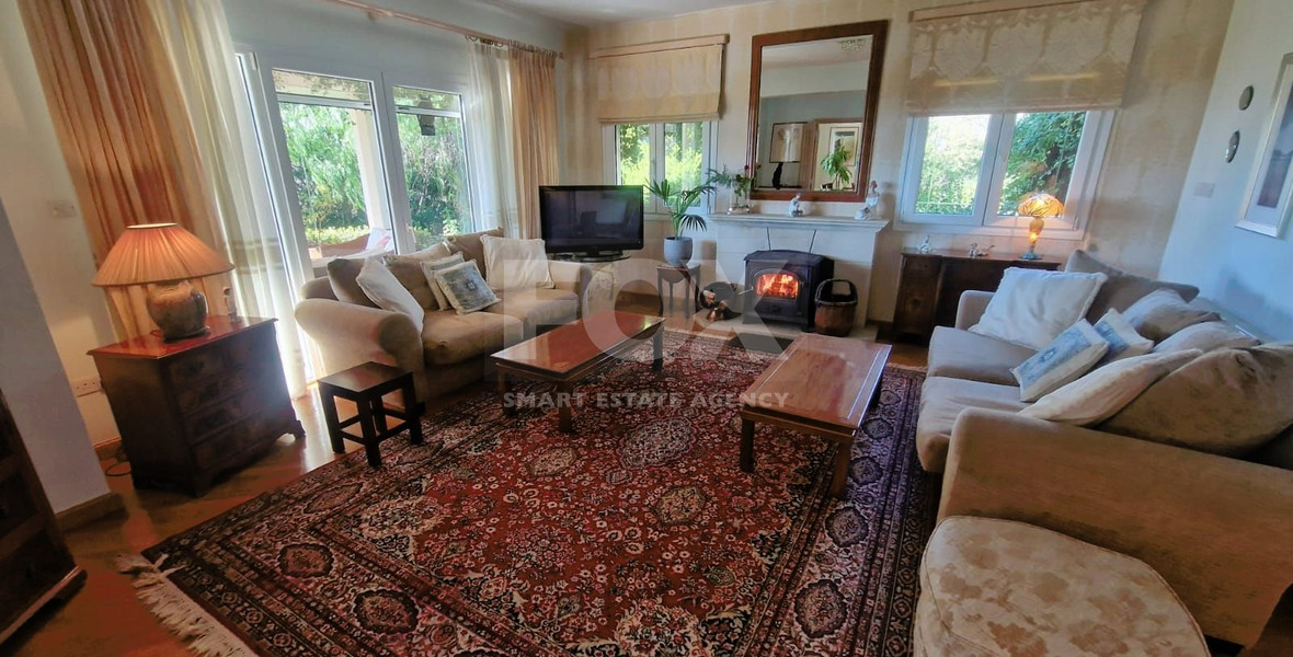 Exquisite Villa for sale in Laneia: Swimming Pool, Landscaped Garden, Unobstructed Views