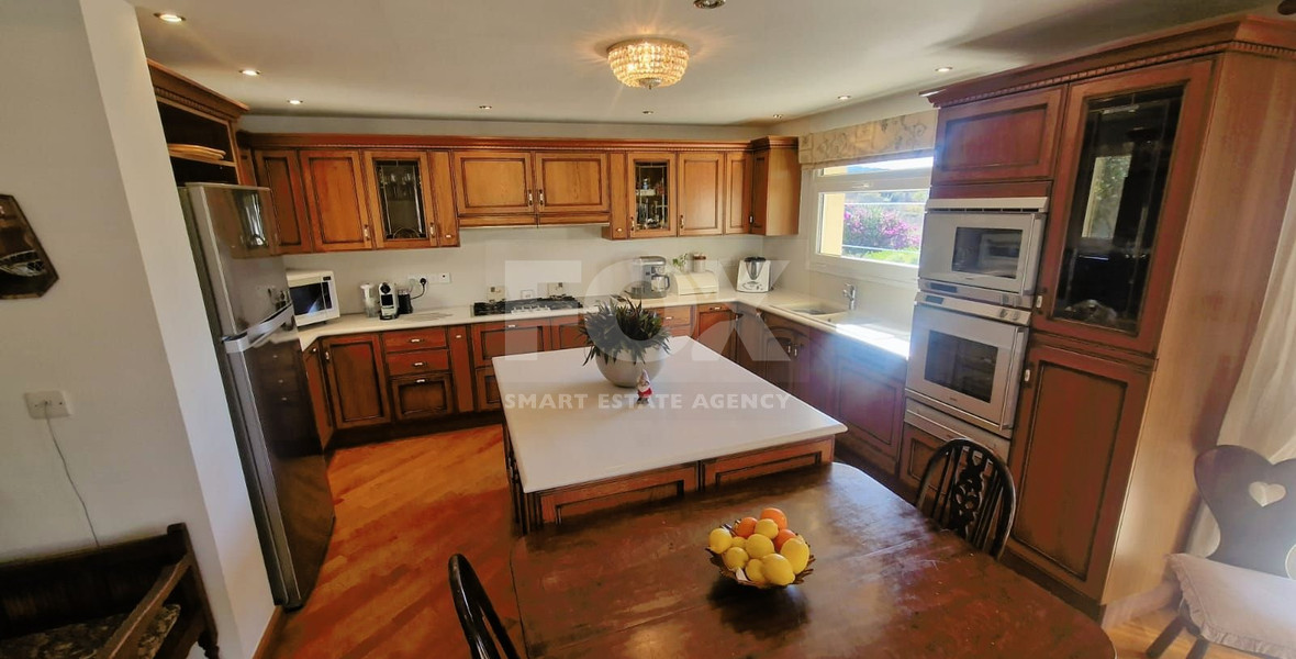 Exquisite Villa for sale in Laneia: Swimming Pool, Landscaped Garden, Unobstructed Views