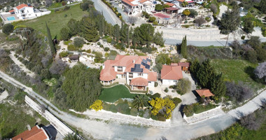 Exquisite Villa for sale in Laneia: Swimming Pool, Landscaped Garden, Unobstructed Views