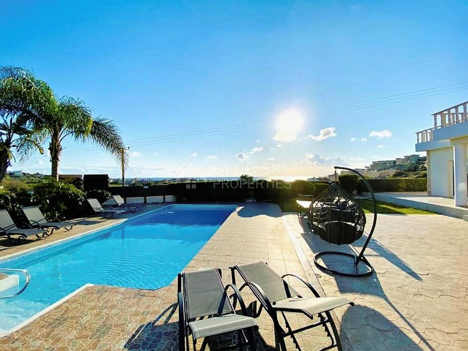 Five bedroom detached villa with sea views