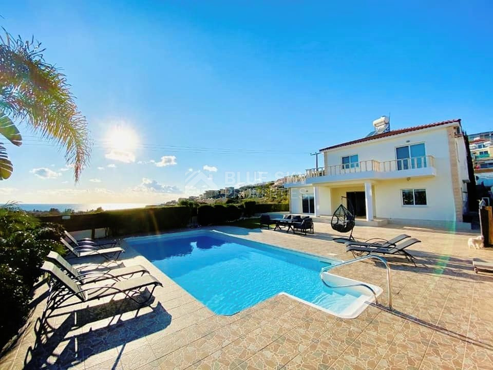 Five bedroom detached villa with sea views