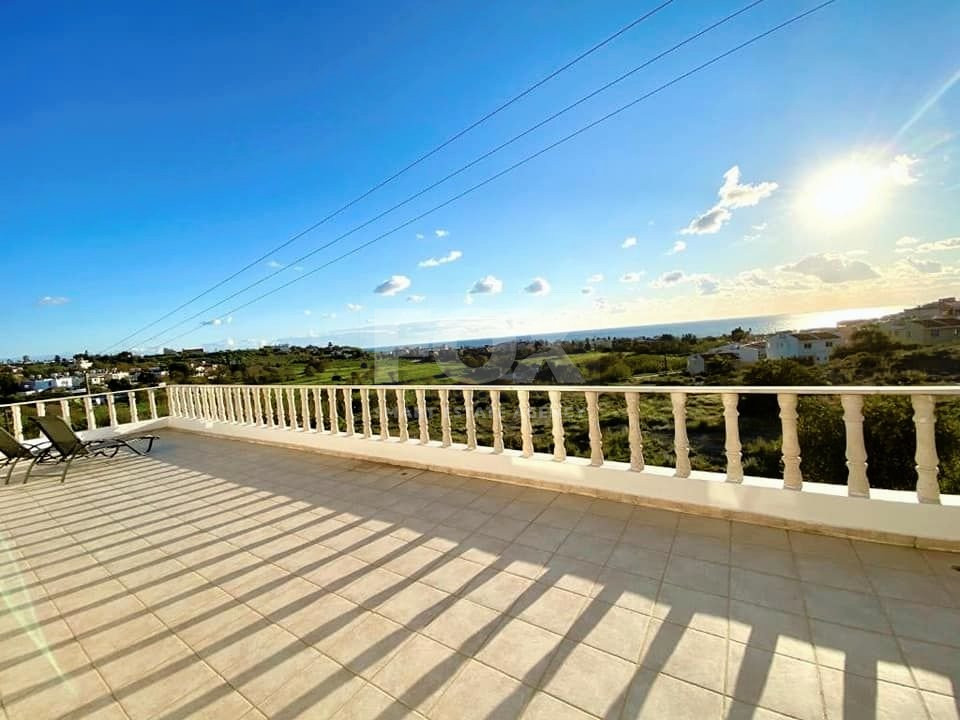 Five bedroom detached villa with sea views