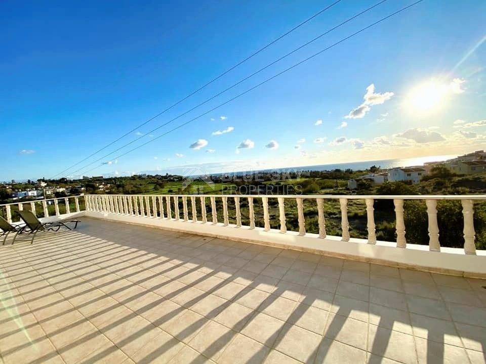 Five bedroom detached villa with sea views