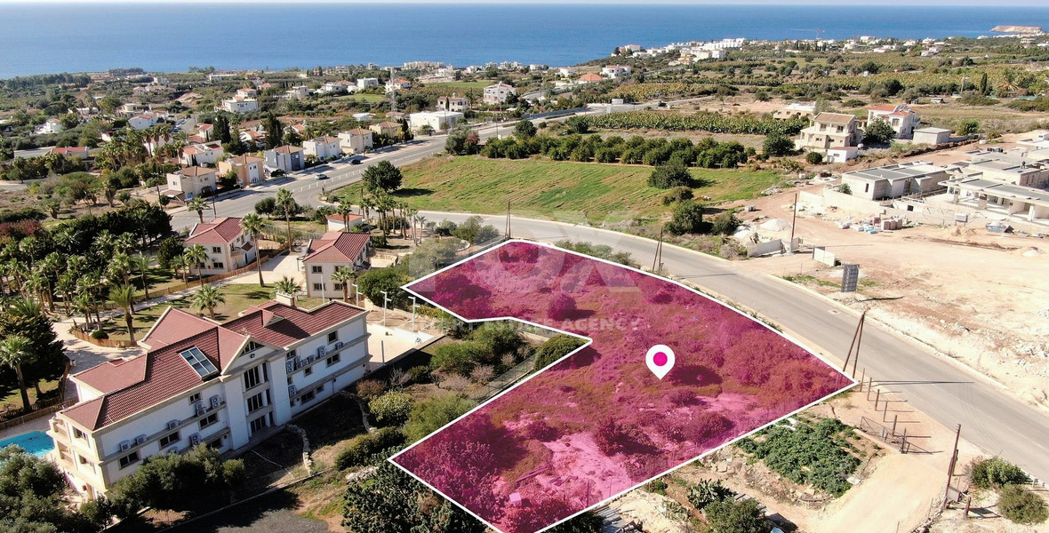 Residential field in Peyia Municipality, Paphos