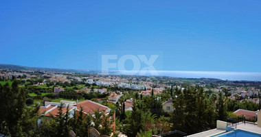 Four bedroom villa plus two additional room in Peyia area, Paphos