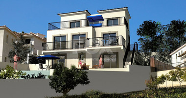 Four bedroom villa plus two additional room in Peyia area, Paphos