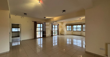 Detached five bedroom Villa with swimming pool for sale in Agios Athanasios-Limassol