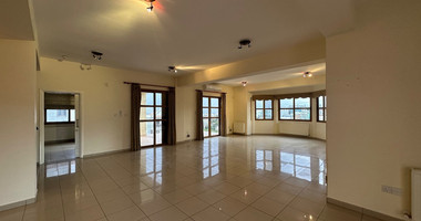 Detached five bedroom Villa with swimming pool for sale in Agios Athanasios-Limassol