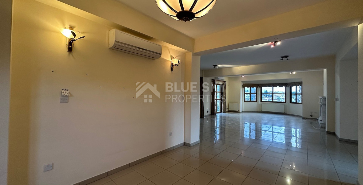 Detached five bedroom Villa with swimming pool for sale in Agios Athanasios-Limassol