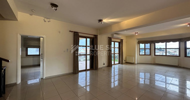 Detached five bedroom Villa with swimming pool for sale in Agios Athanasios-Limassol