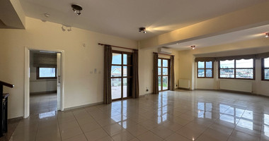 Detached five bedroom Villa with swimming pool for sale in Agios Athanasios-Limassol