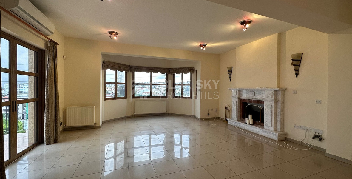 Detached five bedroom Villa with swimming pool for sale in Agios Athanasios-Limassol