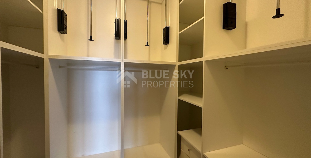 Detached five bedroom Villa with swimming pool for sale in Agios Athanasios-Limassol