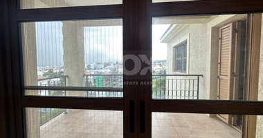 Detached five bedroom Villa with swimming pool for sale in Agios Athanasios-Limassol