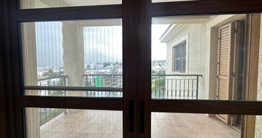 Detached five bedroom Villa with swimming pool for sale in Agios Athanasios-Limassol