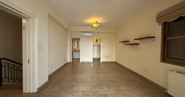 Detached five bedroom Villa with swimming pool for sale in Agios Athanasios-Limassol