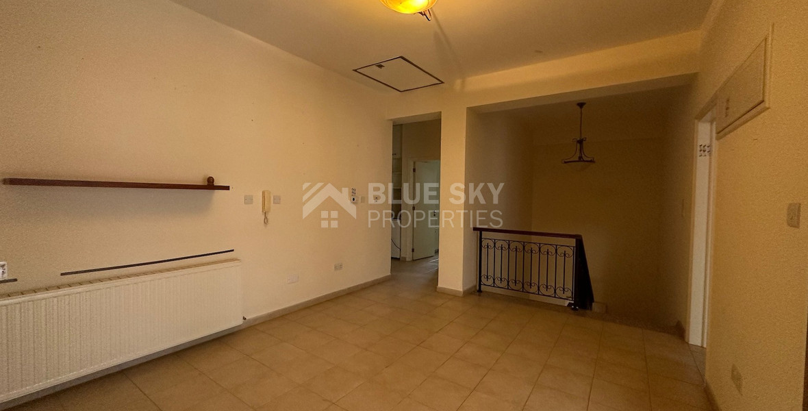 Detached five bedroom Villa with swimming pool for sale in Agios Athanasios-Limassol