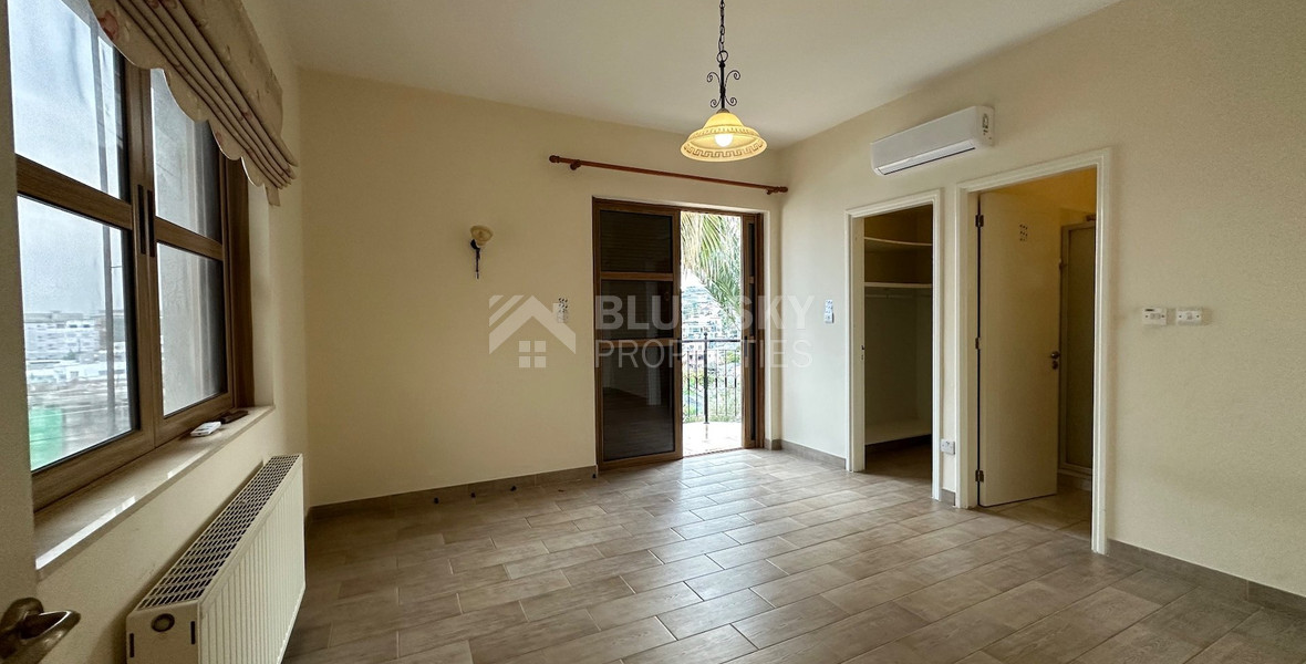 Detached five bedroom Villa with swimming pool for sale in Agios Athanasios-Limassol