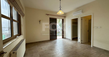 Detached five bedroom Villa with swimming pool for sale in Agios Athanasios-Limassol