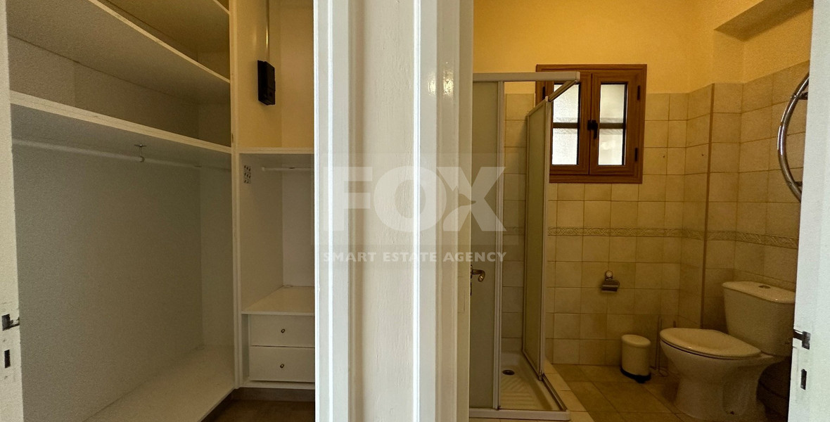 Detached five bedroom Villa with swimming pool for sale in Agios Athanasios-Limassol