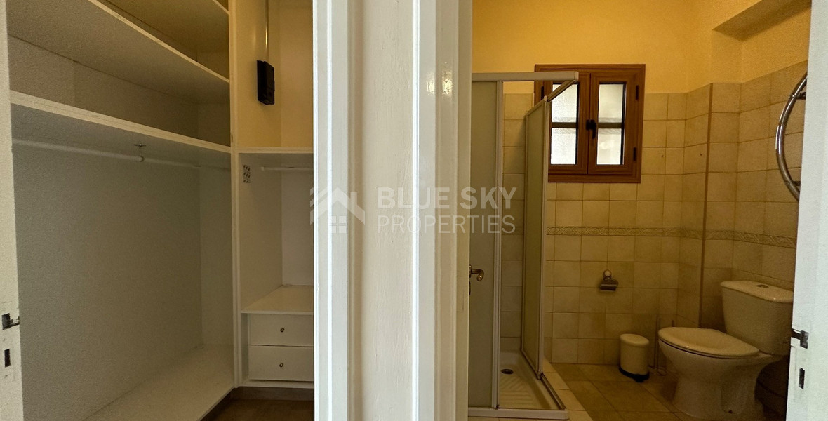 Detached five bedroom Villa with swimming pool for sale in Agios Athanasios-Limassol