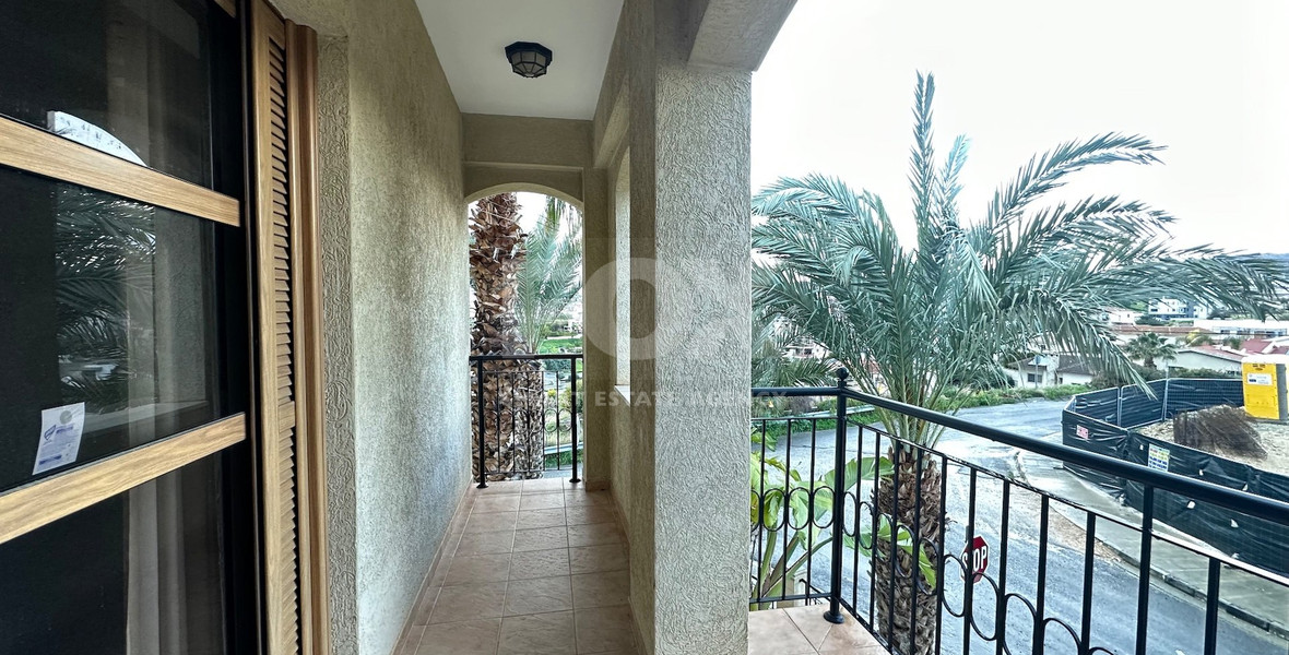 Detached five bedroom Villa with swimming pool for sale in Agios Athanasios-Limassol