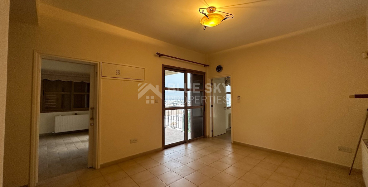 Detached five bedroom Villa with swimming pool for sale in Agios Athanasios-Limassol