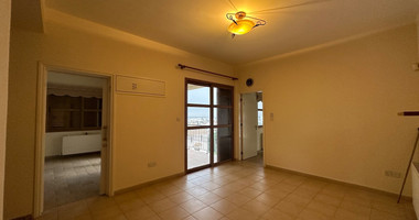 Detached five bedroom Villa with swimming pool for sale in Agios Athanasios-Limassol