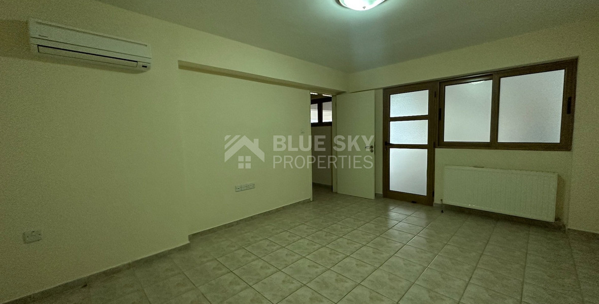Detached five bedroom Villa with swimming pool for sale in Agios Athanasios-Limassol