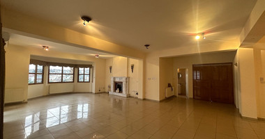 Detached five bedroom Villa with swimming pool for sale in Agios Athanasios-Limassol