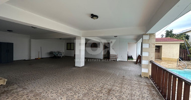 Detached five bedroom Villa with swimming pool for sale in Agios Athanasios-Limassol