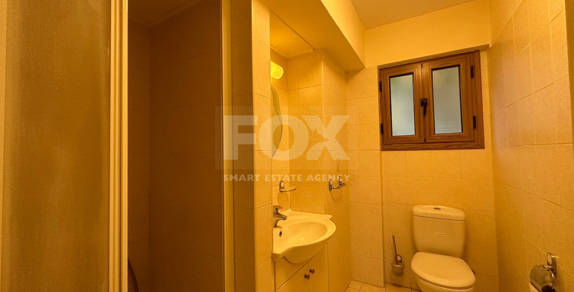 Detached five bedroom Villa with swimming pool for sale in Agios Athanasios-Limassol