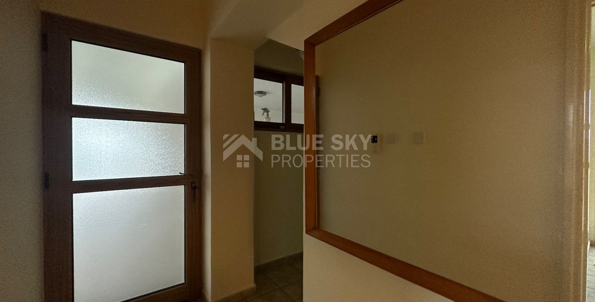 Detached five bedroom Villa with swimming pool for sale in Agios Athanasios-Limassol