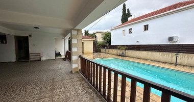 Detached five bedroom Villa with swimming pool for sale in Agios Athanasios-Limassol