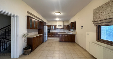 Detached five bedroom Villa with swimming pool for sale in Agios Athanasios-Limassol