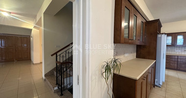 Detached five bedroom Villa with swimming pool for sale in Agios Athanasios-Limassol